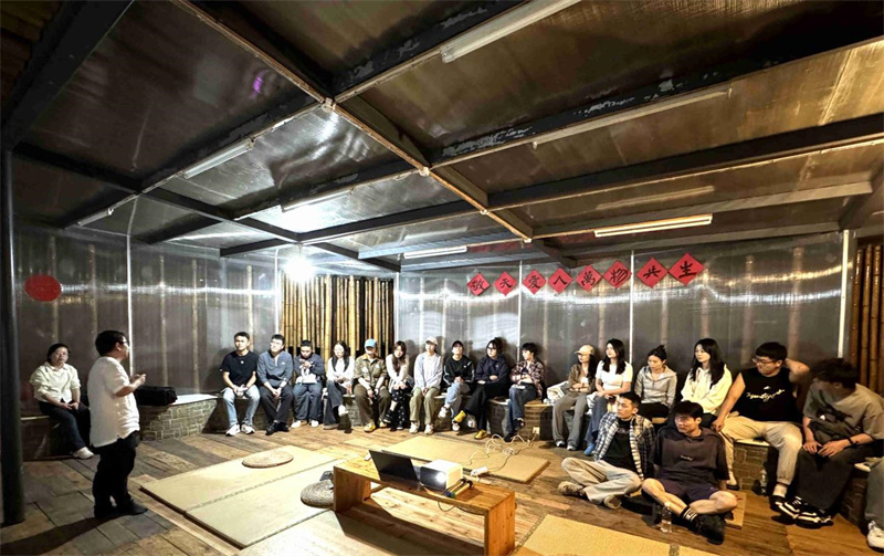 夜读课堂。